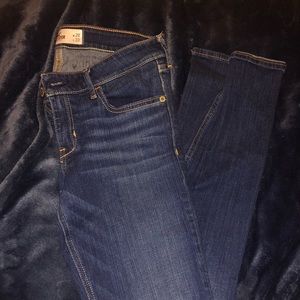 Irregular Hollister skinny jeans